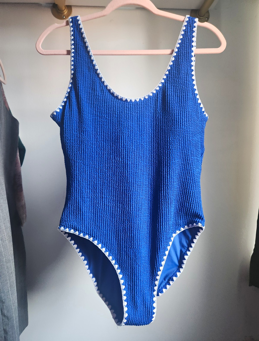 Betsey Johnson Ribbed Blue/White Scalloped Textured One Piece Swimsuit M NWOT